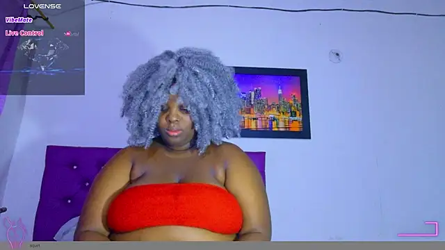 Snapshot of ebony_NeighborMoans chatting on July 8, 3:22 am ebony NeighborMoans online show from July 8, 3:22 am