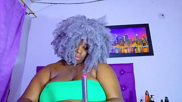 Snapshot of ebony_NeighborMoans chatting on July 11, 3:31 am ebony NeighborMoans online show from July 11, 3:31 am