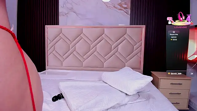 MiaaFarrel online show from October 29, 2:14 am