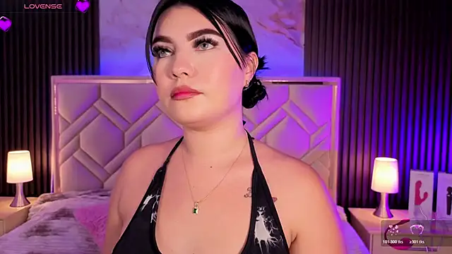 MiaaFarrel online show from April 7, 7:03 pm