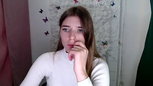 JuiceLips   online show from September 17, 12:40 pm