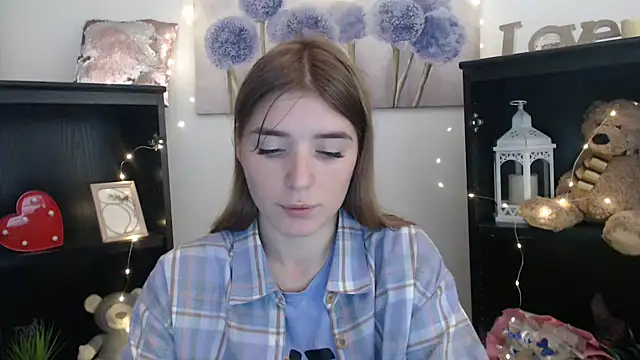 JuiceLips   online show from September 19, 9:43 am