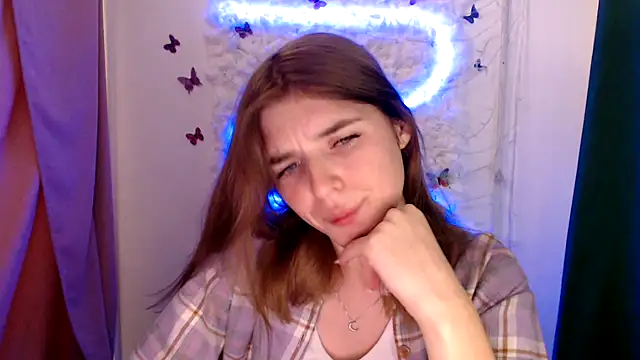 JuiceLips   online show from September 23, 7:11 am