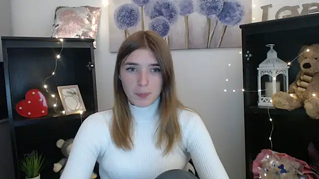 JuiceLips   online show from September 26, 9:35 am