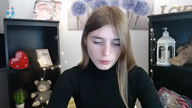 JuiceLips   online show from October 10, 11:31 am