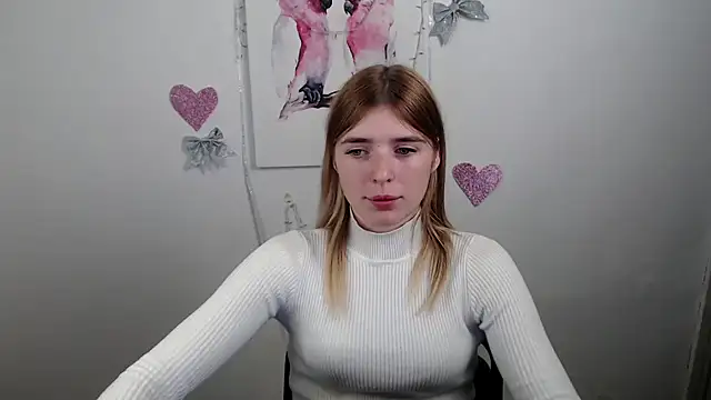 JuiceLips   online show from December 14, 2:33 pm