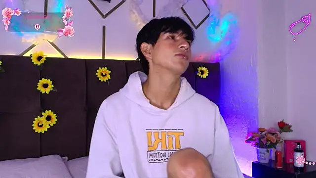 AleAurarashi online show from April 15, 4:14 pm