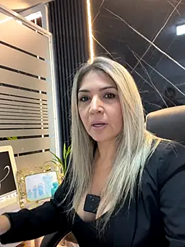 Snapshot of Helena_Foxxx chatting on November 7, 2:39 pm Helena Foxxx online show from November 7, 2:39 pm