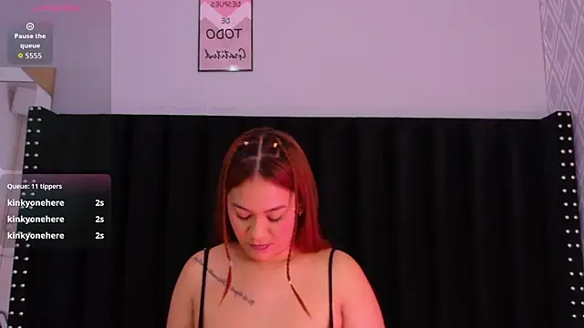 Snapshot of mamaneedsfun chatting on April 28, 2:27 am mamaneedsfun online show from April 28, 2:27 am