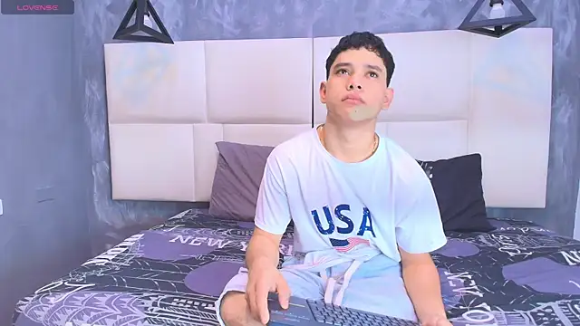 Snapshot of aron_twink66 chatting on October 4, 2:37 pm aron twink66 online show from October 4, 2:37 pm