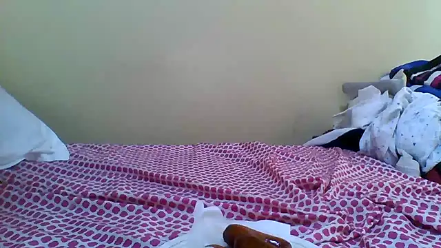 Snapshot of lilbaby15333 chatting on February 19, 12:12 pm lilbaby15333 online show from February 19, 12:12 pm