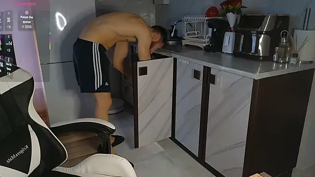 RyanStorm  online show from November 9, 3:10 pm