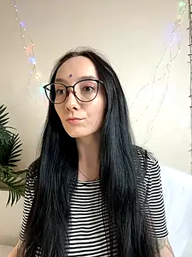 Jinhee Tiny online show from September 19, 9:00 am