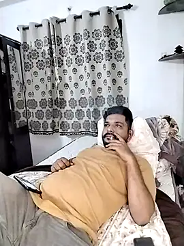 Snapshot of avi007p chatting on March 13, 8:26 pm avi007p online show from March 13, 8:26 pm