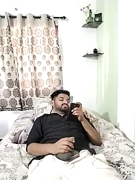 Snapshot of avi007p chatting on March 29, 7:52 am avi007p online show from March 29, 7:52 am
