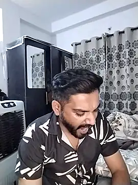 Snapshot of avi007p chatting on March 31, 7:14 pm avi007p online show from March 31, 7:14 pm