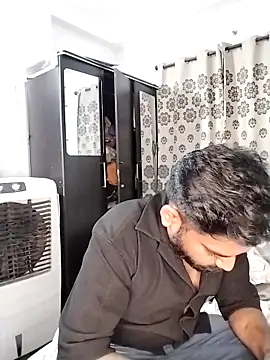 Snapshot of avi007p chatting on April 1, 5:10 pm avi007p online show from April 1, 5:10 pm