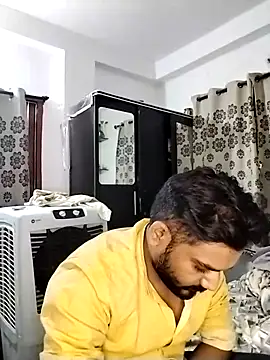 Snapshot of avi007p chatting on April 3, 9:02 pm avi007p online show from April 3, 9:02 pm