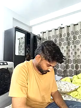 Snapshot of avi007p chatting on June 7, 5:06 pm avi007p online show from June 7, 5:06 pm