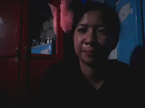 Prettymauixx online show from June 7, 1:59 pm