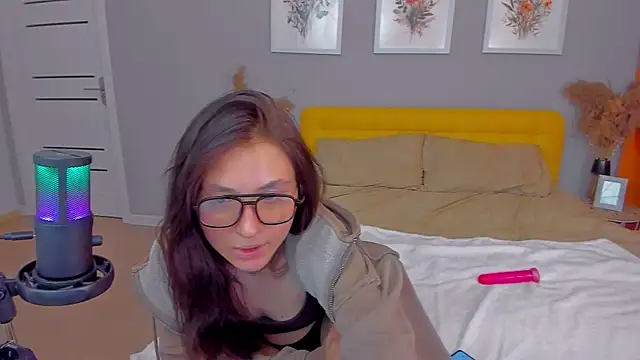 Snapshot of BrandyShy chatting on September 30, 1:49 pm BrandyShy online show from September 30, 1:49 pm