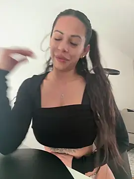 Teparolaverga1990 online show from April 9, 11:15 am