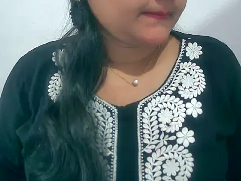 Saniya K online show from December 3, 11:08 am