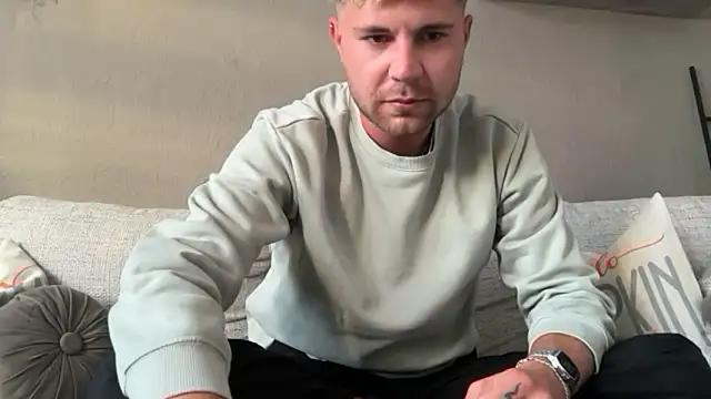 Snapshot of RioBlaze chatting on September 14, 5:01 pm RioBlaze online show from September 14, 5:01 pm