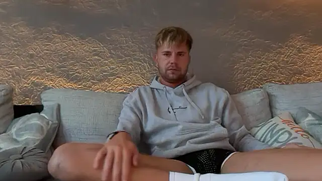 Snapshot of RioBlaze chatting on September 18, 5:20 am RioBlaze online show from September 18, 5:20 am