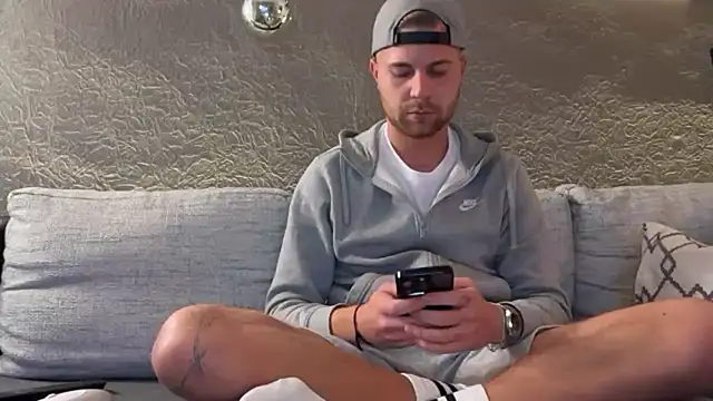 Snapshot of RioBlaze chatting on November 17, 5:41 pm RioBlaze online show from November 17, 5:41 pm