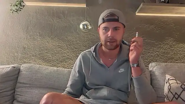 Snapshot of RioBlaze chatting on November 18, 4:44 pm RioBlaze online show from November 18, 4:44 pm