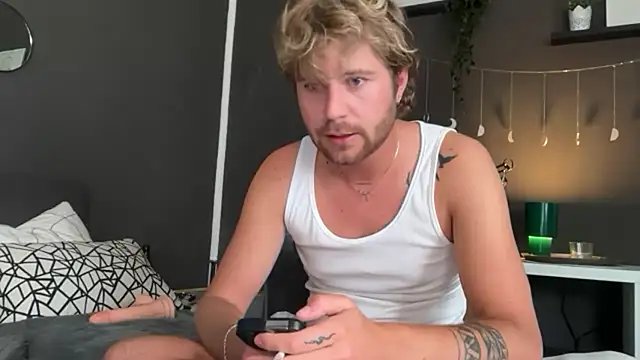 Snapshot of RioBlaze chatting on July 19, 2:43 pm RioBlaze online show from July 19, 2:43 pm