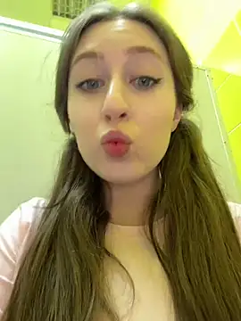 Snapshot of FroggyAnna chatting on March 23, 4:44 pm FroggyAnna online show from March 23, 4:44 pm