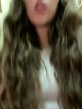 Snapshot of FroggyAnna chatting on April 15, 7:58 pm FroggyAnna online show from April 15, 7:58 pm