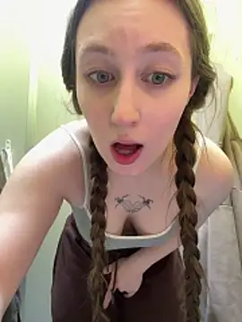Snapshot of FroggyAnna chatting on April 29, 5:30 pm FroggyAnna online show from April 29, 5:30 pm
