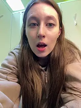 Snapshot of FroggyAnna chatting on May 5, 6:16 pm FroggyAnna online show from May 5, 6:16 pm