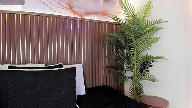 Roxie-NS online show from April 2, 12:25 pm