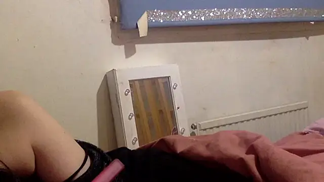 Snapshot of Bellababexox_ chatting on September 9, 2:22 am Bellababexox online show from September 9, 2:22 am