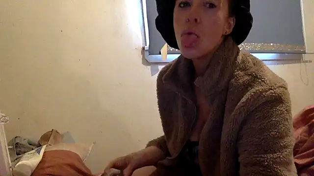 Snapshot of Bellababexox_ chatting on October 14, 2:51 pm Bellababexox online show from October 14, 2:51 pm