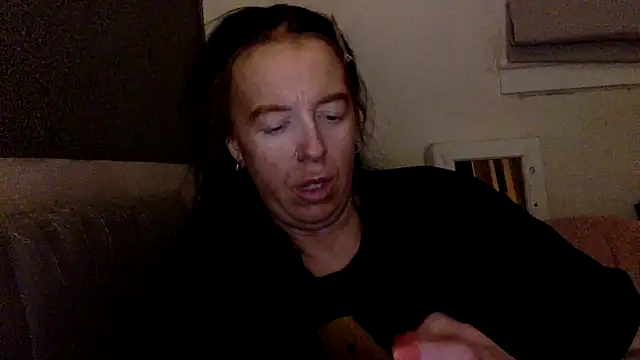 Snapshot of Bellababexox_ chatting on April 6, 4:46 am Bellababexox online show from April 6, 4:46 am