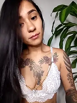 Liahdiaz  online show from December 15, 1:26 pm