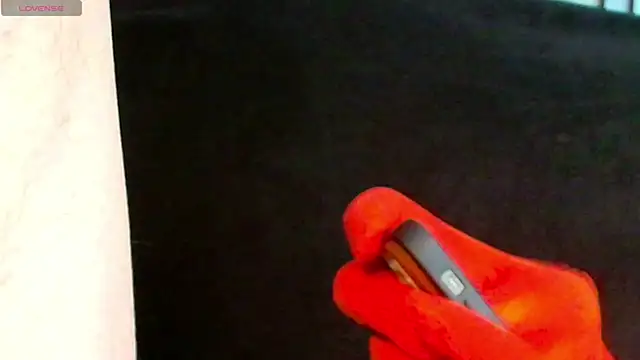 Snapshot of glovesandblowjobs chatting on October 14, 8:20 pm glovesandblowjobs online show from October 14, 8:20 pm