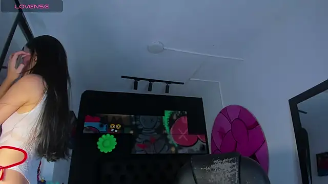 Snapshot of miIa_bratz chatting on February 17, 7:31 pm miIa bratz online show from February 17, 7:31 pm