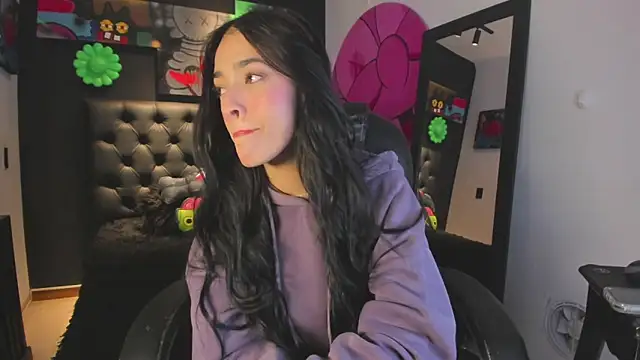 Snapshot of miIa_bratz chatting on February 20, 8:31 pm miIa bratz online show from February 20, 8:31 pm