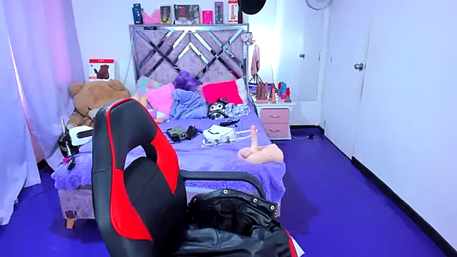 Luna Analya online show from March 9, 4:00 pm