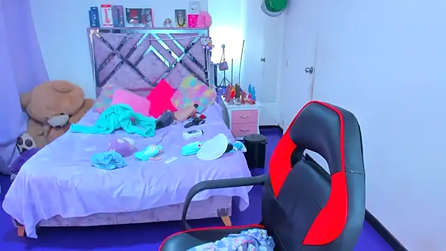 Snapshot of Luna_Analya chatting on May 1, 2:32 pm Luna Analya online show from May 1, 2:32 pm