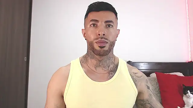 andrea de lucaa online show from March 7, 3:25 am