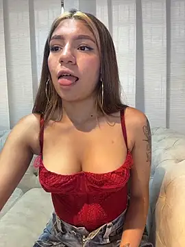 Snapshot of Isabella18_pink chatting on March 24, 6:24 pm Isabella18 pink online show from March 24, 6:24 pm