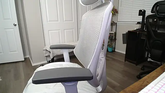 SHEILYN  online show from September 17, 9:55 am