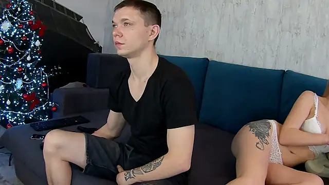 MonikaVAlex online show from December 17, 3:01 am